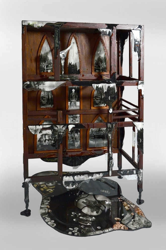 “菊”藝術畫廊在2018年Art Stage Singapore陳列的阮山的“河內-河內” 裝置作品(使用綜合質料，2018年)。