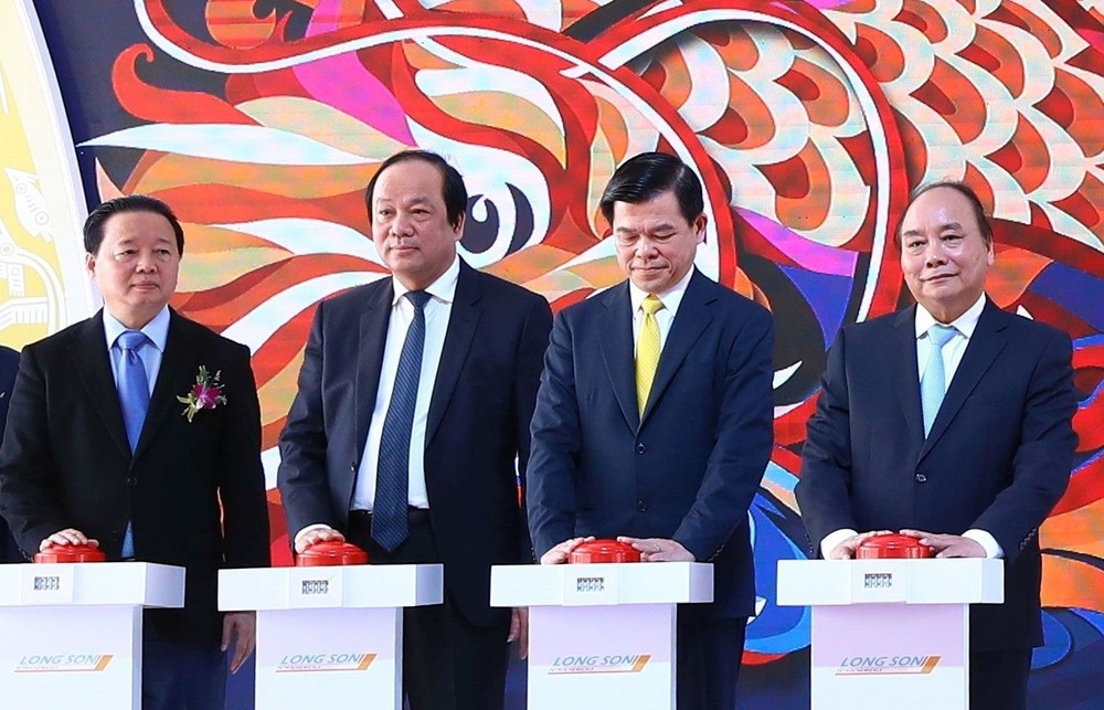 阮春福總理為南部石油化工項目發佈動工令。（圖源：統一）