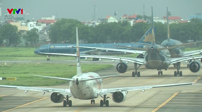 榮市、海防市各機場受大霧影響而停飛。（圖源：VTV）