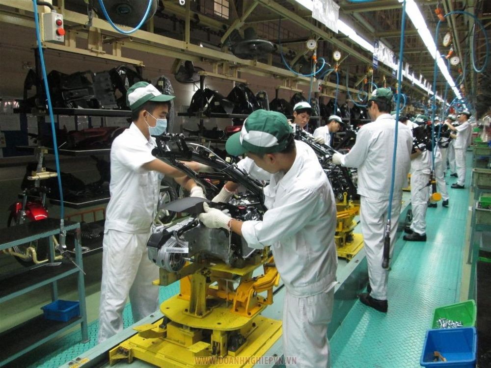 我國企業不斷改進技術提高生產力。