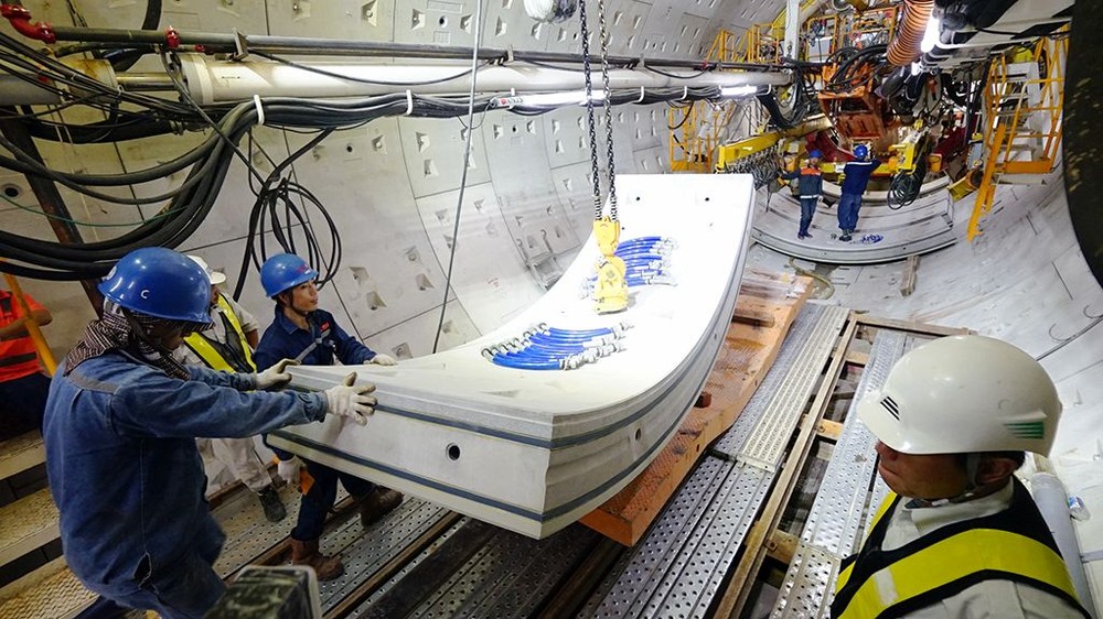 本市使用 ODA 資金架設的地鐵１號線項目。