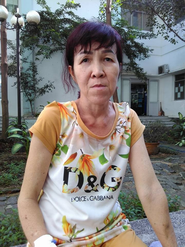 葉柳媚仍在第六郡醫院接受醫治。