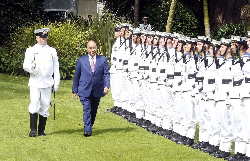 阮春福總理檢閱儀仗隊。（圖源：統一）