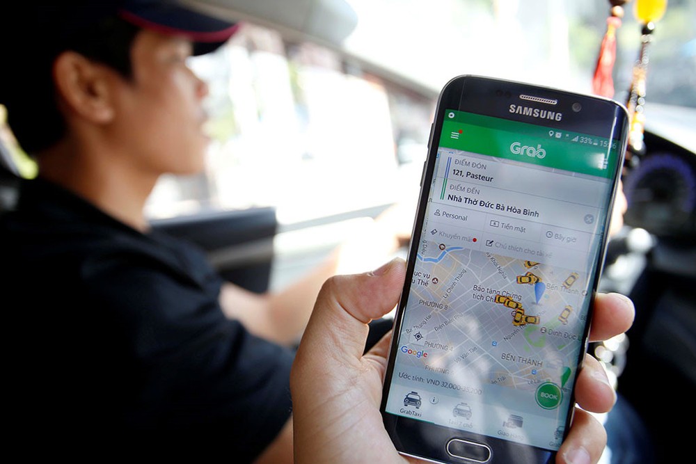 務必從速制定管理Uber、Grab司機的規制。
