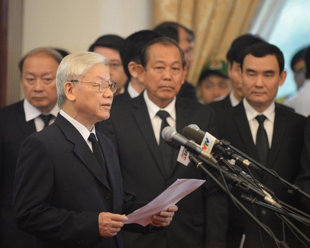 阮富仲總書記宣讀悼文。