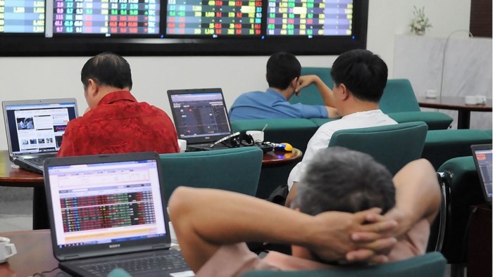 證券公佈不實資訊會給投資者帶來風險。