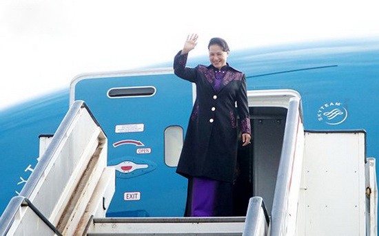 國會主席阮氏金銀率領越南國會高級代表團抵達荷蘭阿姆斯特丹市史基浦國際機場。（圖源：VOV）