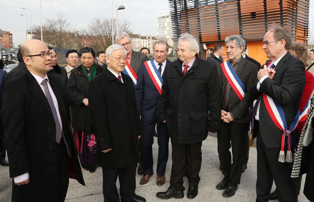 阮富仲總書記拜訪舒瓦西勒魯瓦市 ảnh 1