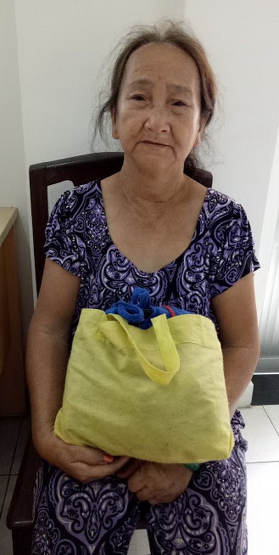 　　說到自己的處境，黎愛近乎禁不住眼淚。