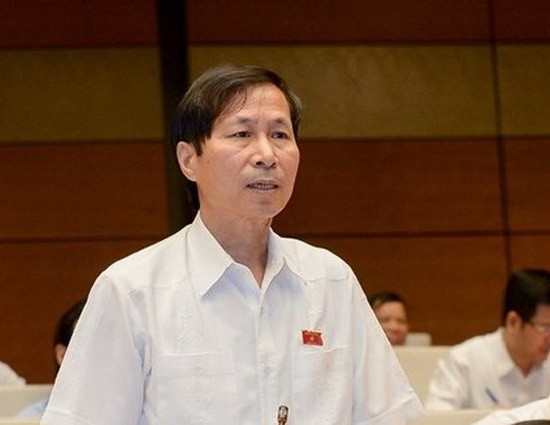 寧平省專職國會代表團副團長裴文方表示,一旦制定多項放寬優惠政策,重要是權限、運行機制要更突出。(圖源:VOV)