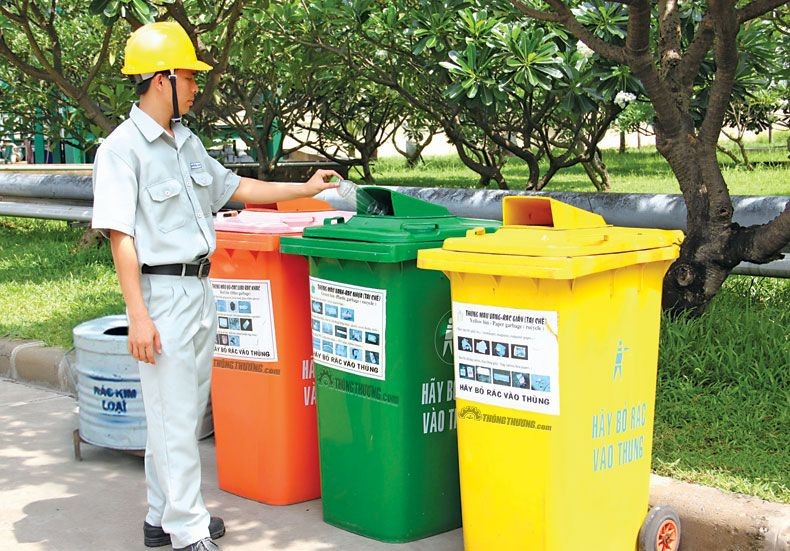 分類垃圾桶以更好地處理收拾工作。