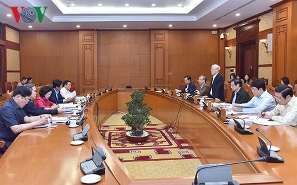 黨中央政治局在黨中央總書記阮富仲主持下召開會議。圖為會議場面一瞥。(圖源:VOV)