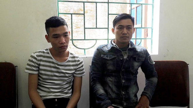 被拘捕的兩名嫌犯潘英俊(右)及胡文德。(圖源:N.Phan)