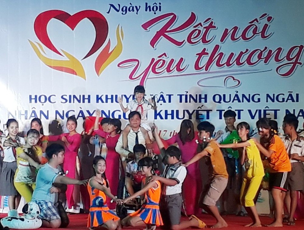 武鴻山中心的師生參加今年殘疾人士日的“心連心”活動。