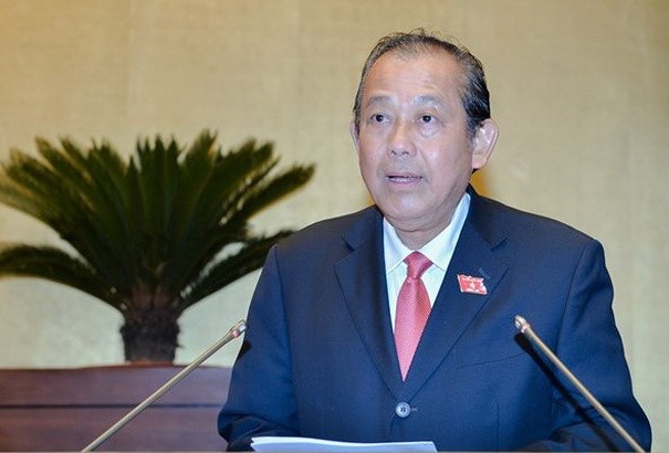 張和平副總理要求平定省人委會從速檢查,依法規定審議民眾對建設風電項目的建議,查明是否存在利用建設項目來採鈦的現象。(圖源:國會新聞網)