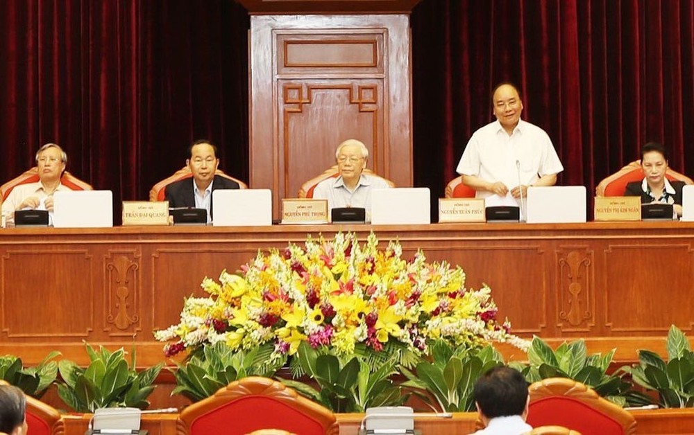 集中建設各級幹部隊伍