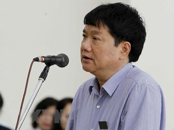 被告丁羅昇在法庭上答法官問案。（圖源：越通社）