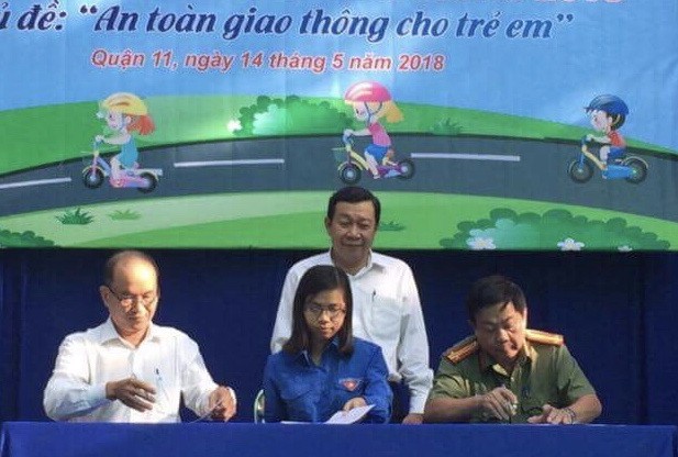 第十一郡教育科、共青團郡委與公安簽署合作宣傳備忘錄。