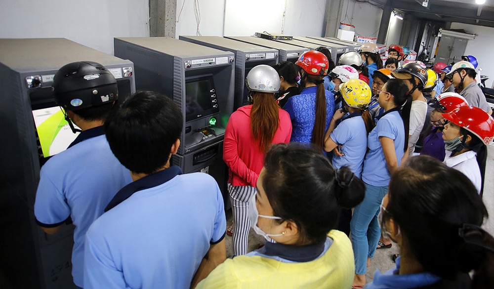 銀行收費名目多 ảnh 1