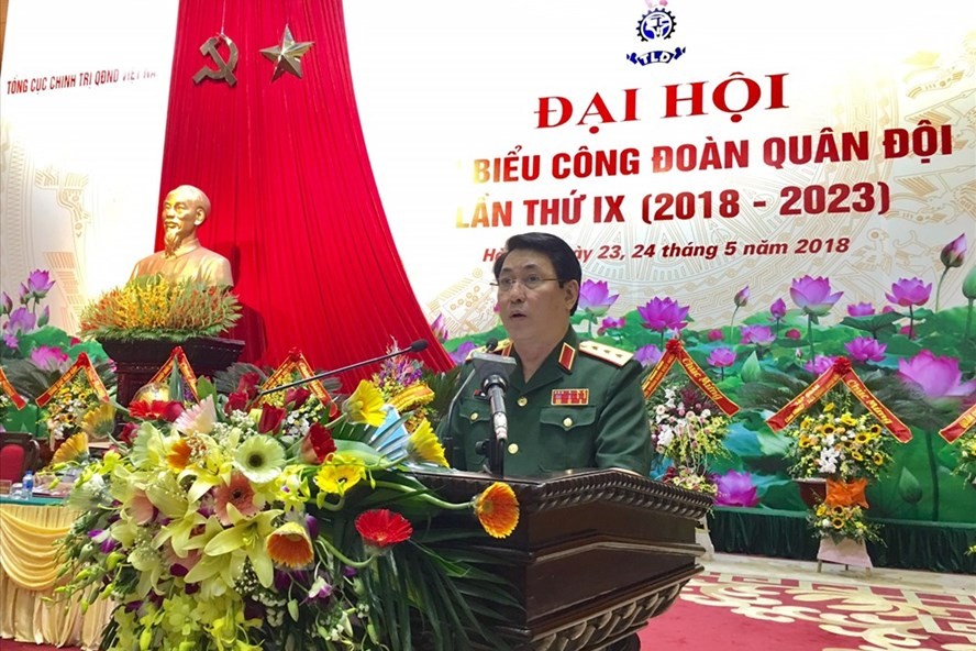 越南人民軍總政治局主任梁強上將在會上致開幕詞。(圖源:越林)