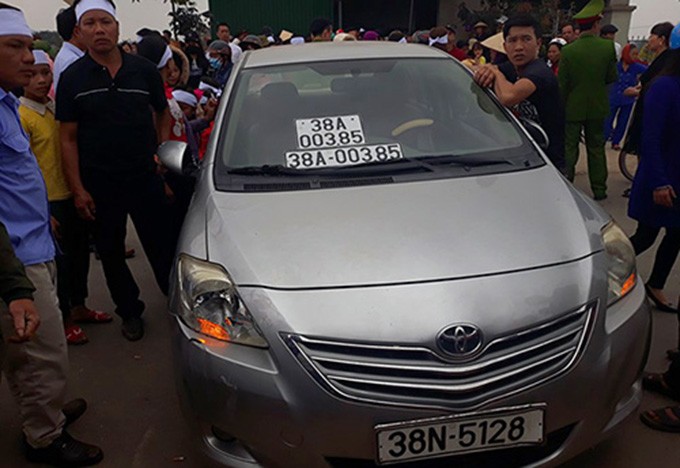 掛假車牌的肇事汽車。（圖源：雄黎）