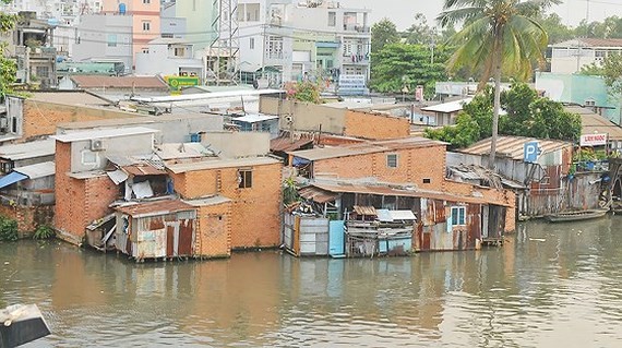 第八郡雙涌沿岸的住房一瞥。(圖源:誠智)