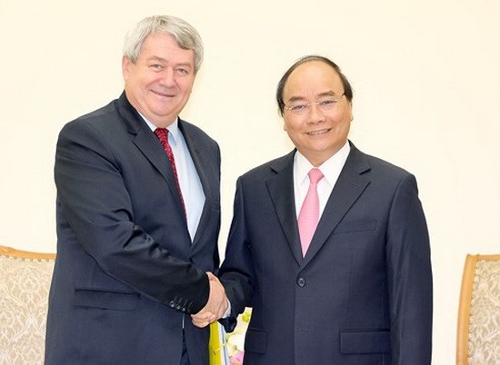 政府總理阮春福（右）接見捷克眾議院副議長兼捷克與摩拉維亞共產黨主席沃伊切赫‧菲利普。（圖源：光孝）