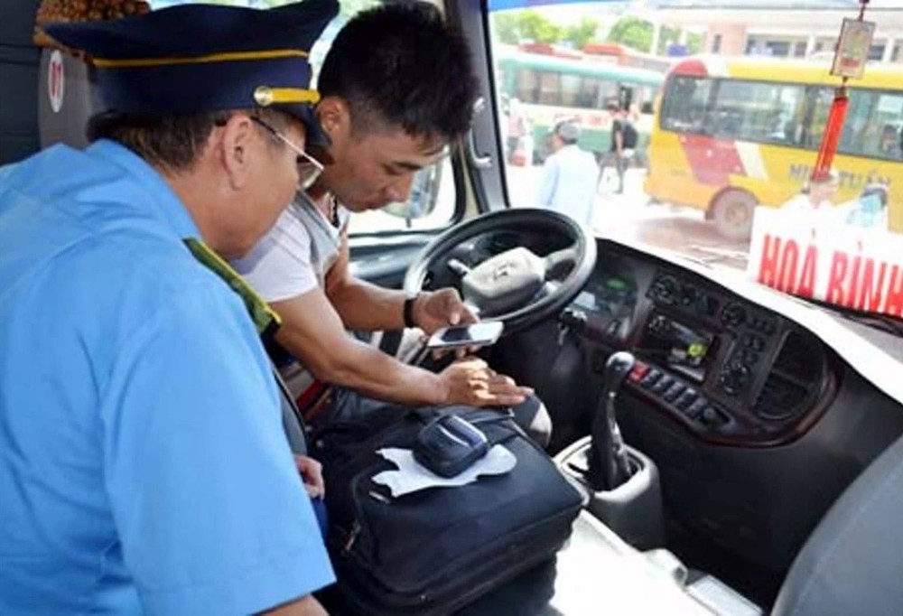 從今年7月1日起，沒安裝黑匣的卡車最高罰款 1000 萬元。（示意圖源：互聯網）