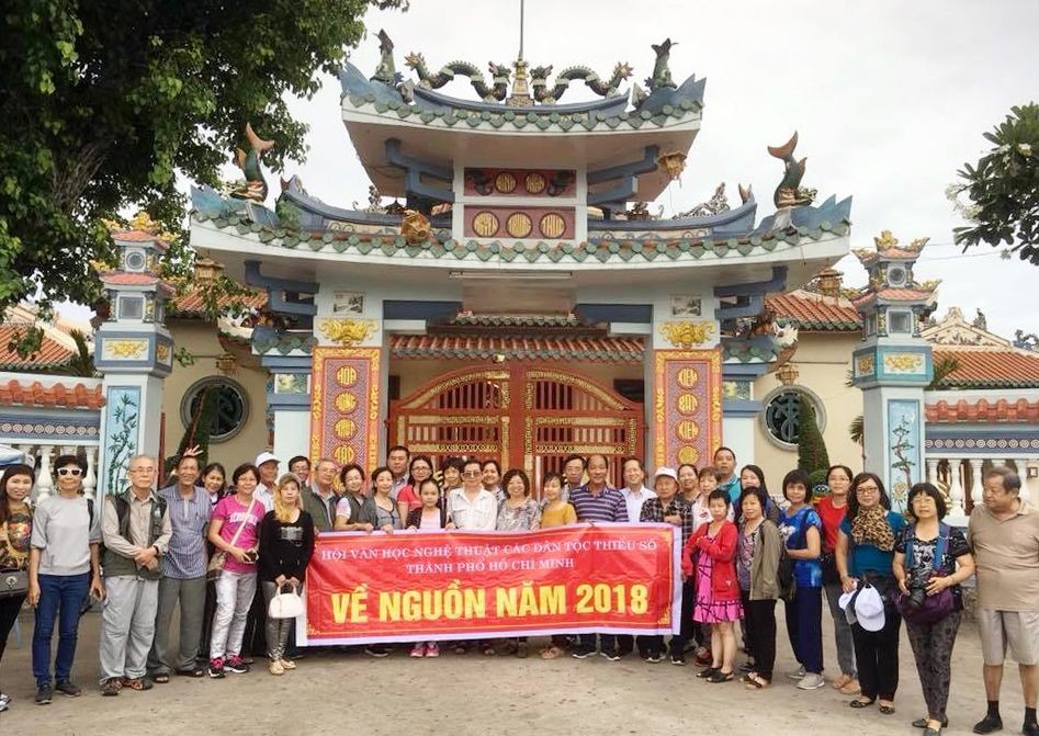 2018年市各少數民族文學藝術會組團溯源團體大合照。