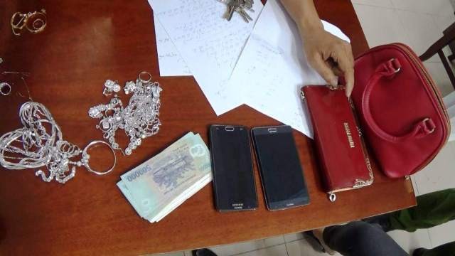 女傭偷竊後在社交網站曬贓物。（示意圖源：互聯網）