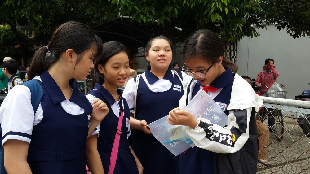 文朗學校的學生在交換考試心得。