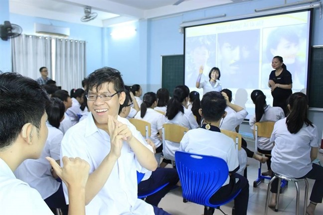 HUN項目的老師們所開設的特殊英語班一瞥。