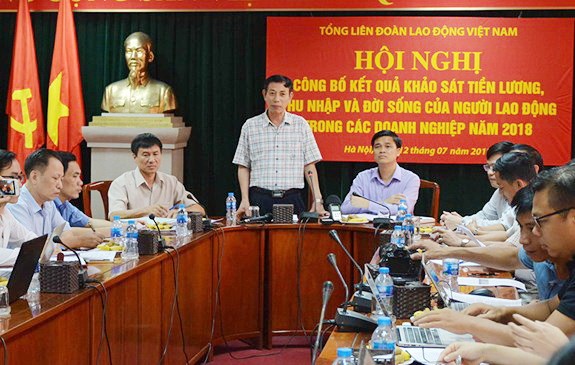 有關2018年勞動者對若干企業的勞動、薪資、收入、開支、生活等情況的考察結果發佈會現場一瞥。（圖源：光勝）