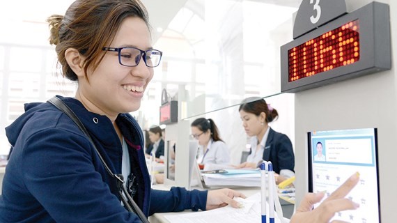 市民在第一郡對行政服務滿意度進行評分。