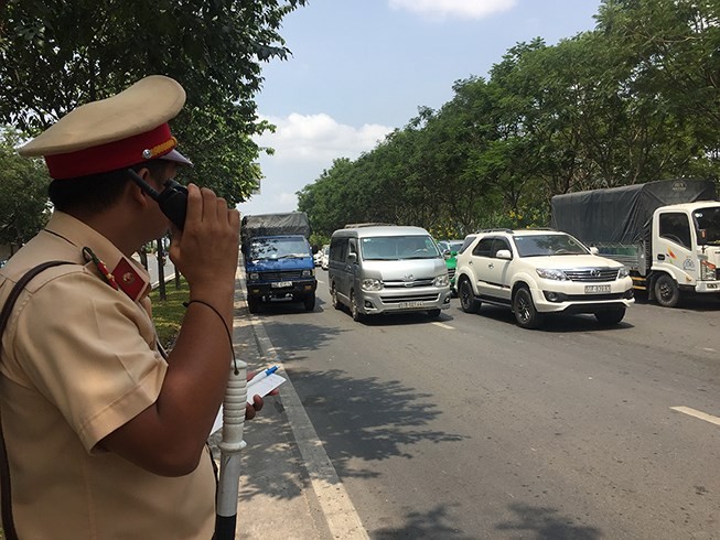 自卸車、卡車擴大加高尺寸以超重運貨的情況仍不時出現。