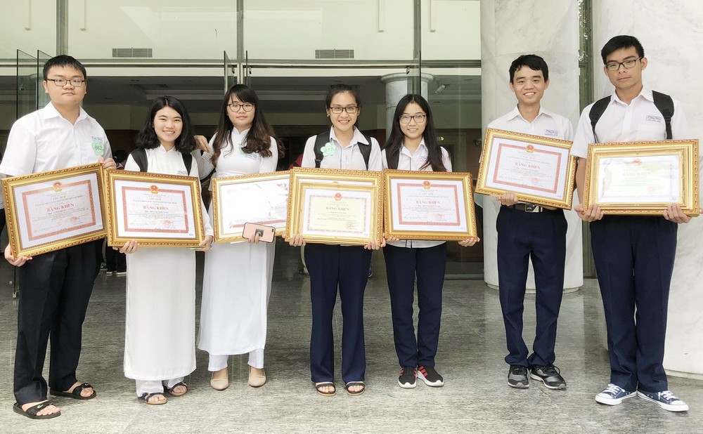 本市獎勵 778 名成績優異生 ảnh 1