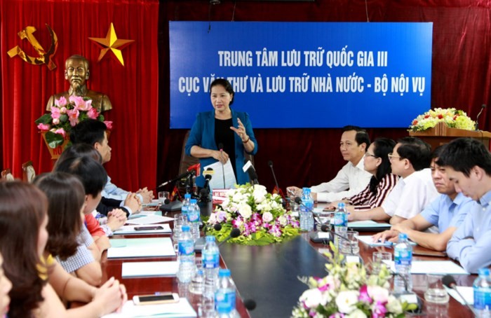 國會主席阮氏金銀主持會議並發表指導意見。（圖源：清孟）