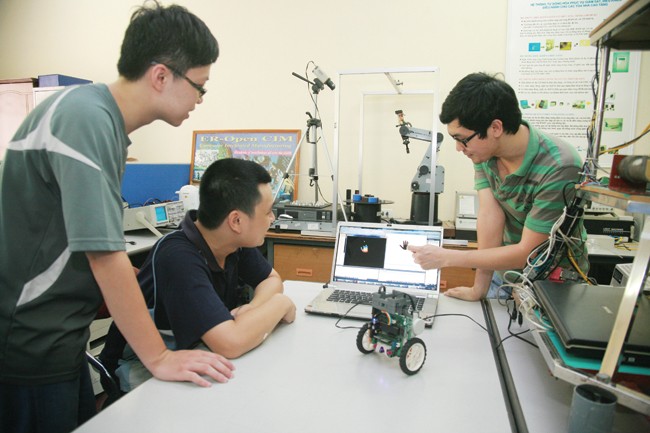 本市致力培養青年人才隊伍。