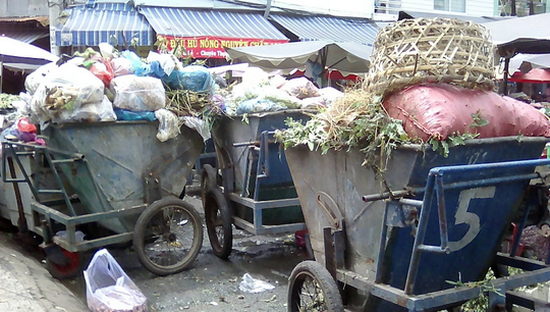 第六郡富林街市的垃圾收集場一瞥。