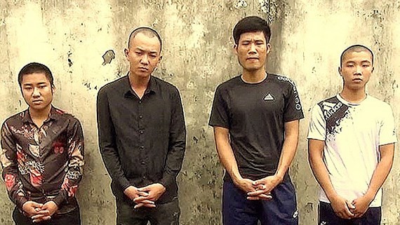 涉嫌私藏武器罪的4名嫌疑人被起訴。（圖源：俊光）