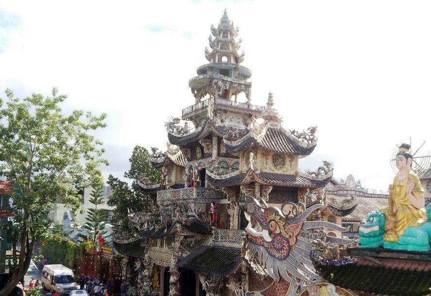 大勒靈福寺一瞥。