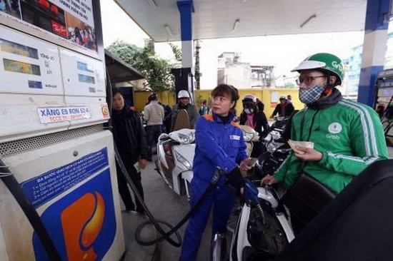 Petrolimex 降價感恩回饋顧客。（示意圖源：英阮）