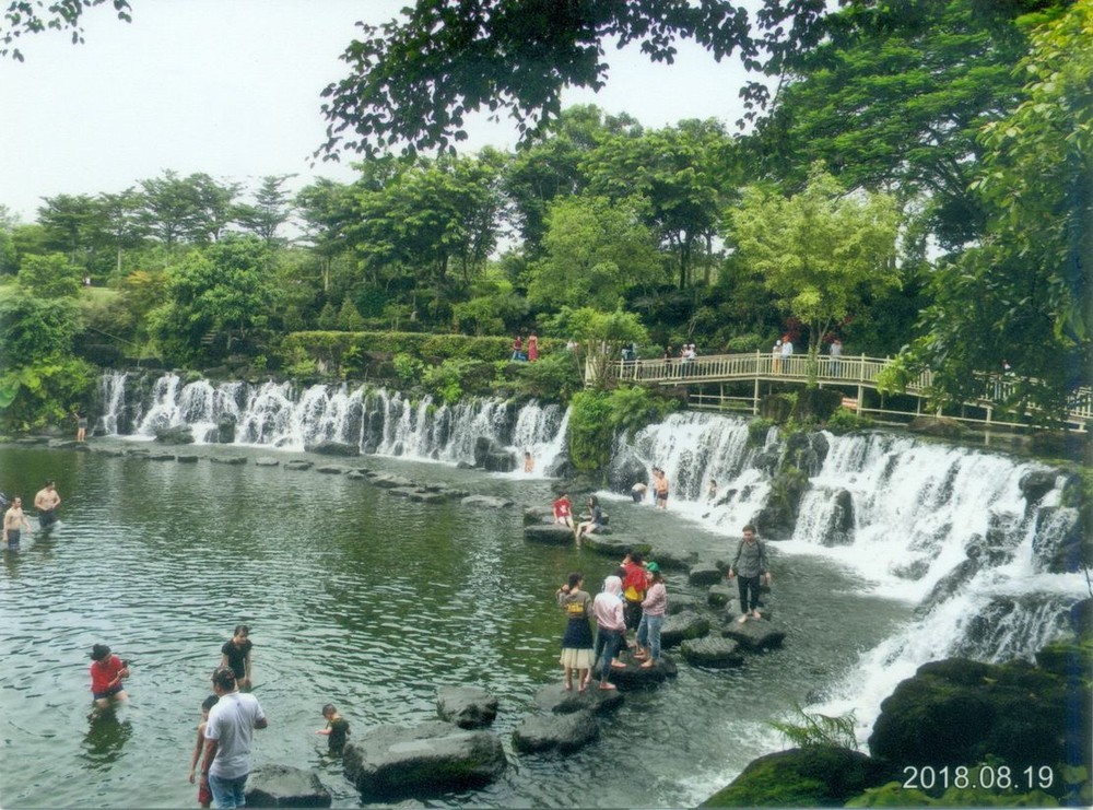 夢幻小瀑布。