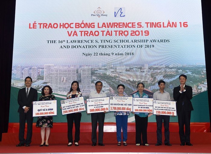 “第十六次丁善理獎學金頒贈與2019年贊助金轉交”儀式一隅。