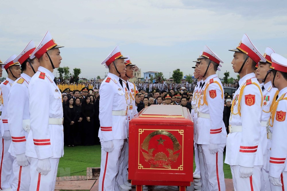 國家主席陳大光安葬儀式昨日舉行 ảnh 1 國家主席陳大光安葬儀式昨日舉行 ảnh 1