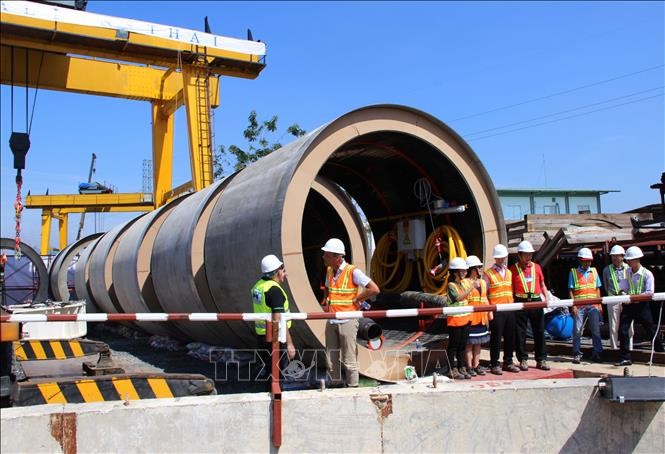 直徑達3.2米的排水管採用頂管技術來施工。（圖源：越通社）