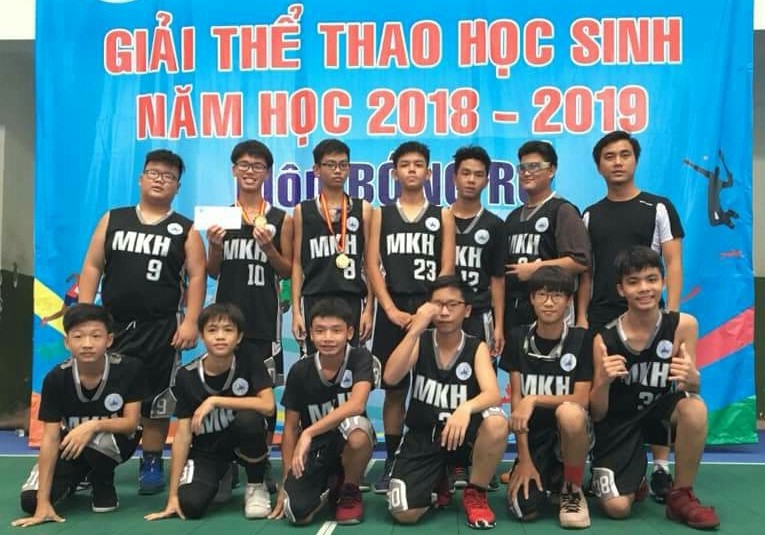 麥劍雄學校籃球隊。