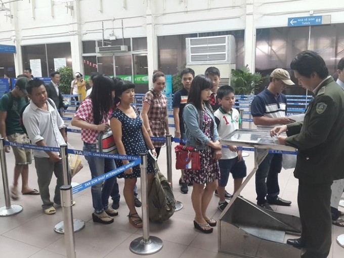 乘客辦理機場安檢手續。（示意圖源：互聯網）