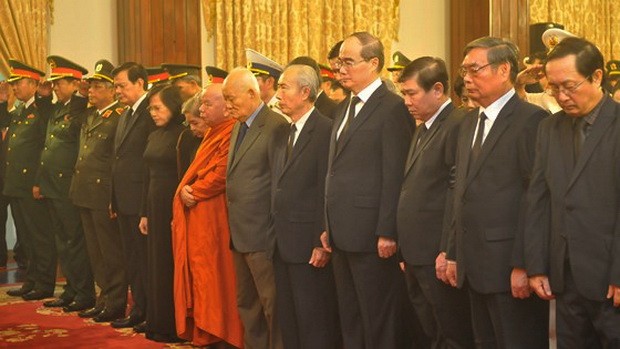 送別原總書記杜梅至最後安息之地 ảnh 3