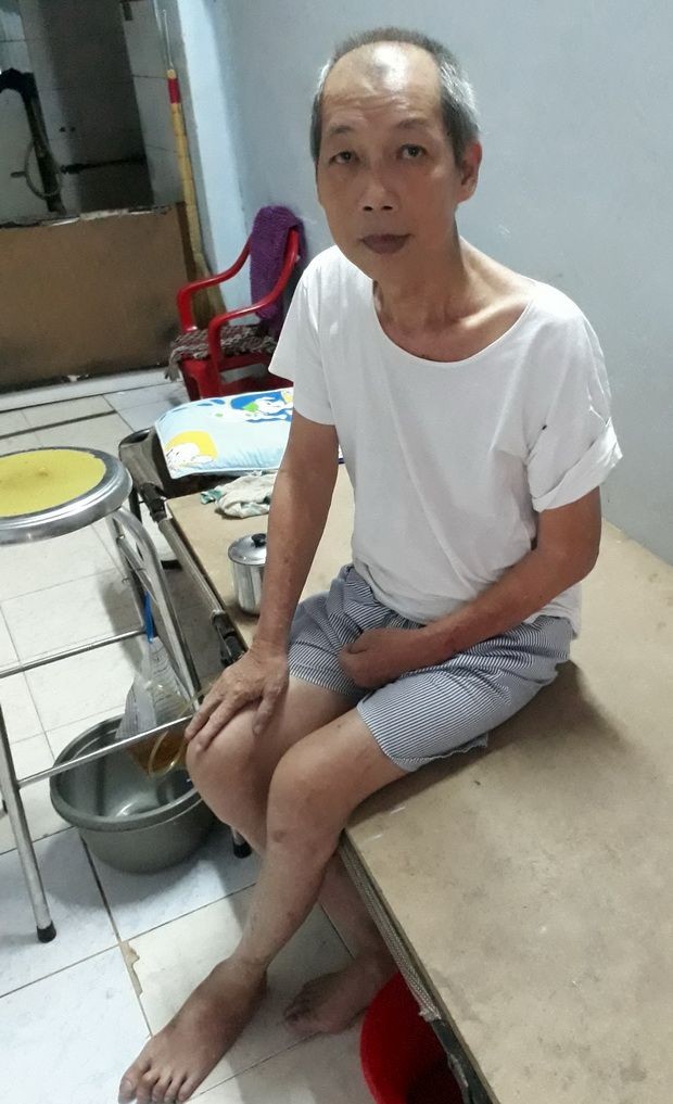 韓海明病情嚴重，說話很困難，聽不清楚。